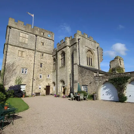 Snape Castle, The Undercroft Holiday home Bedale