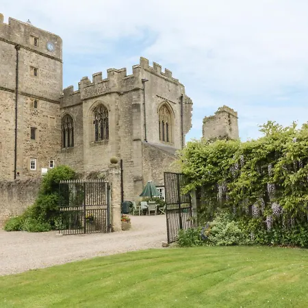 Snape Castle, The Undercroft 度假居